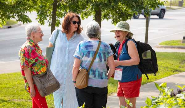 University of Guelph alumni chatting